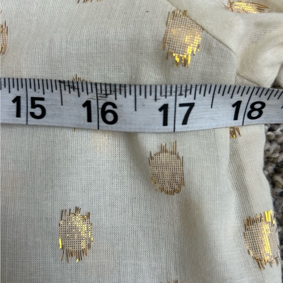 Nation AK Outfits NWT Cream and Gold Top with Crochet size small - Picture 8 of 9